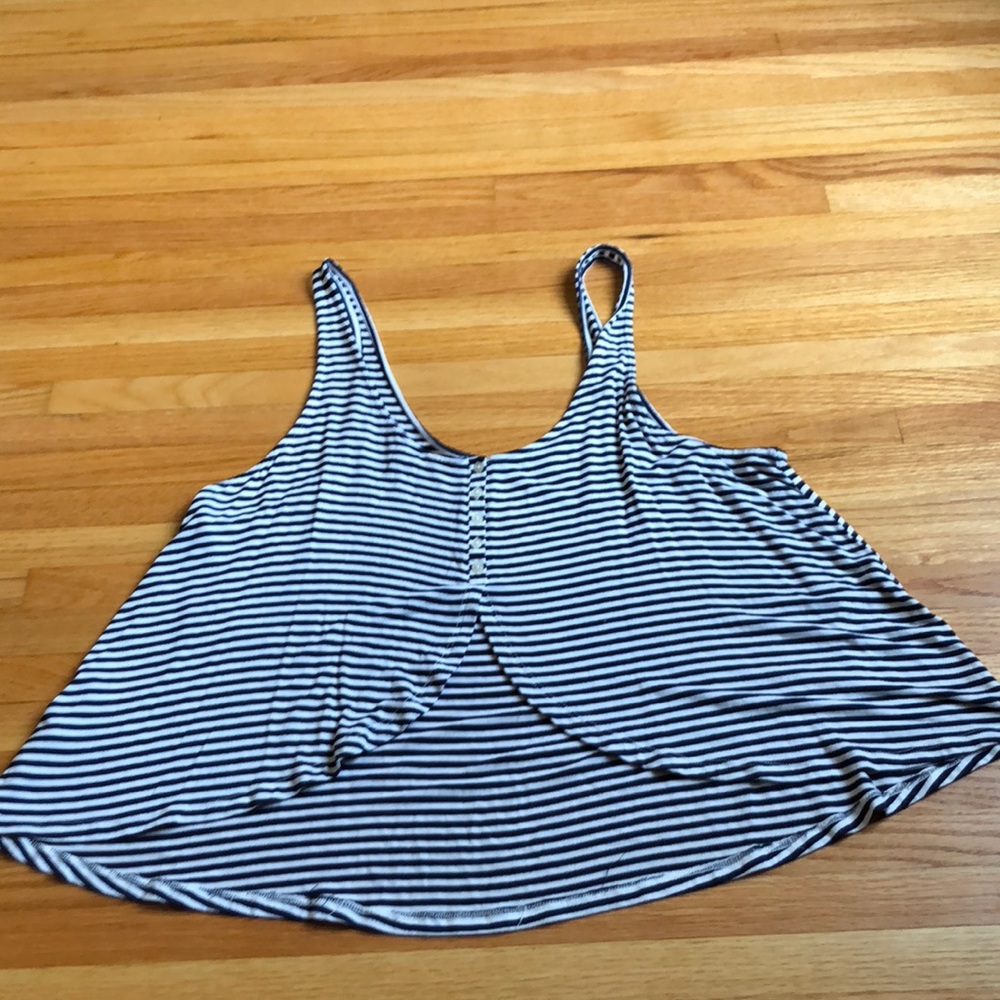 Crop top - Picture 2 of 3